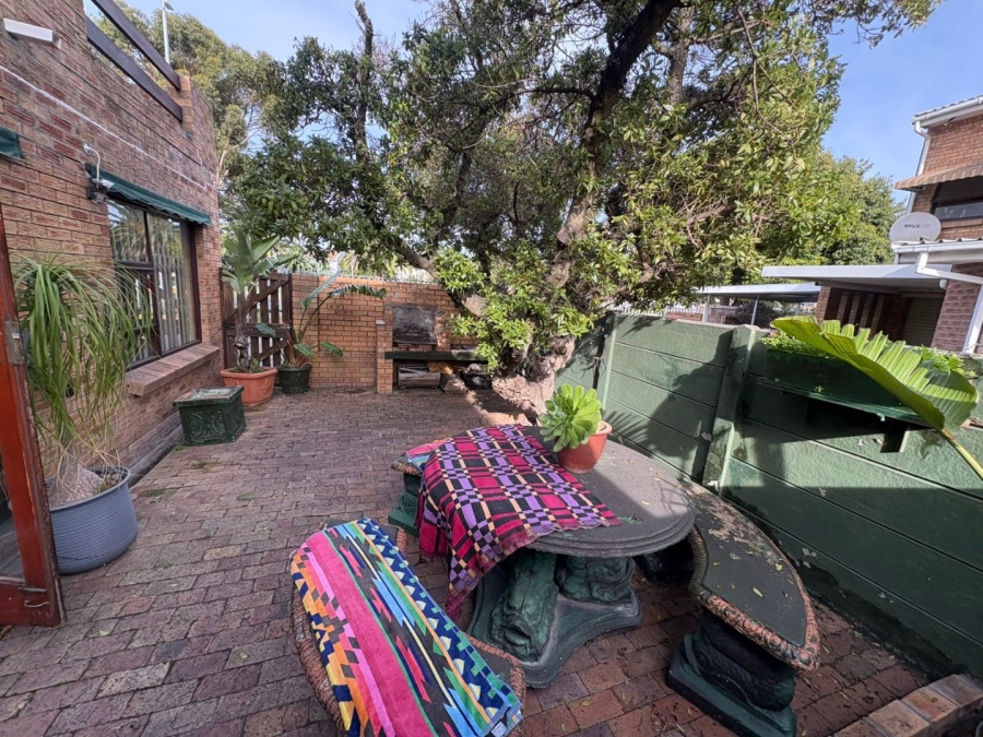3 Bedroom Property for Sale in Table View Western Cape